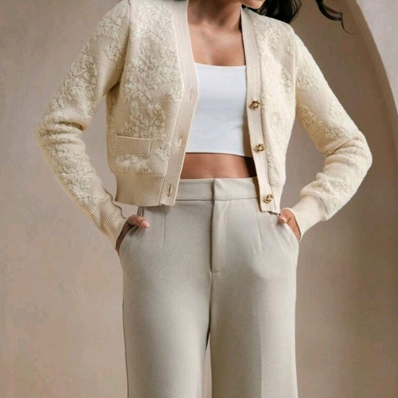 Elegant Cream Cardigan Sweater - Picture 4 of 6